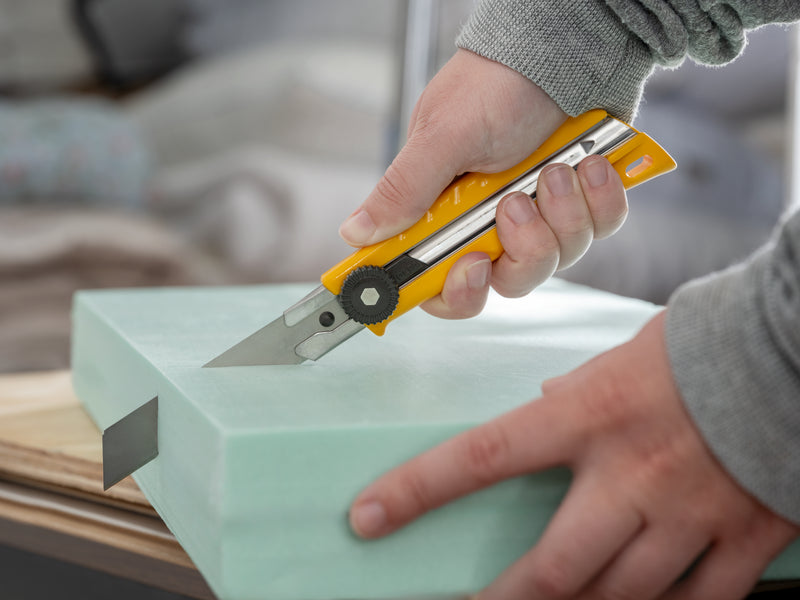 olfa-l-1-sol-18mm-heavy-duty-utility-knife-with-85mm-solid-blade image 4