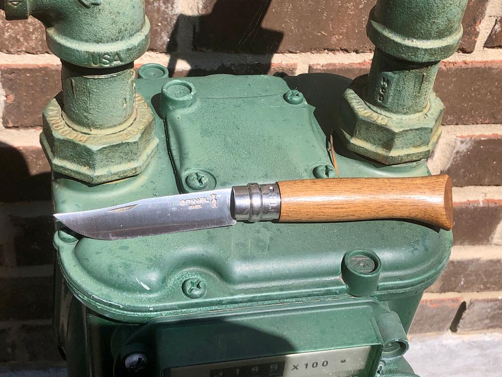 One knife arrived stiff