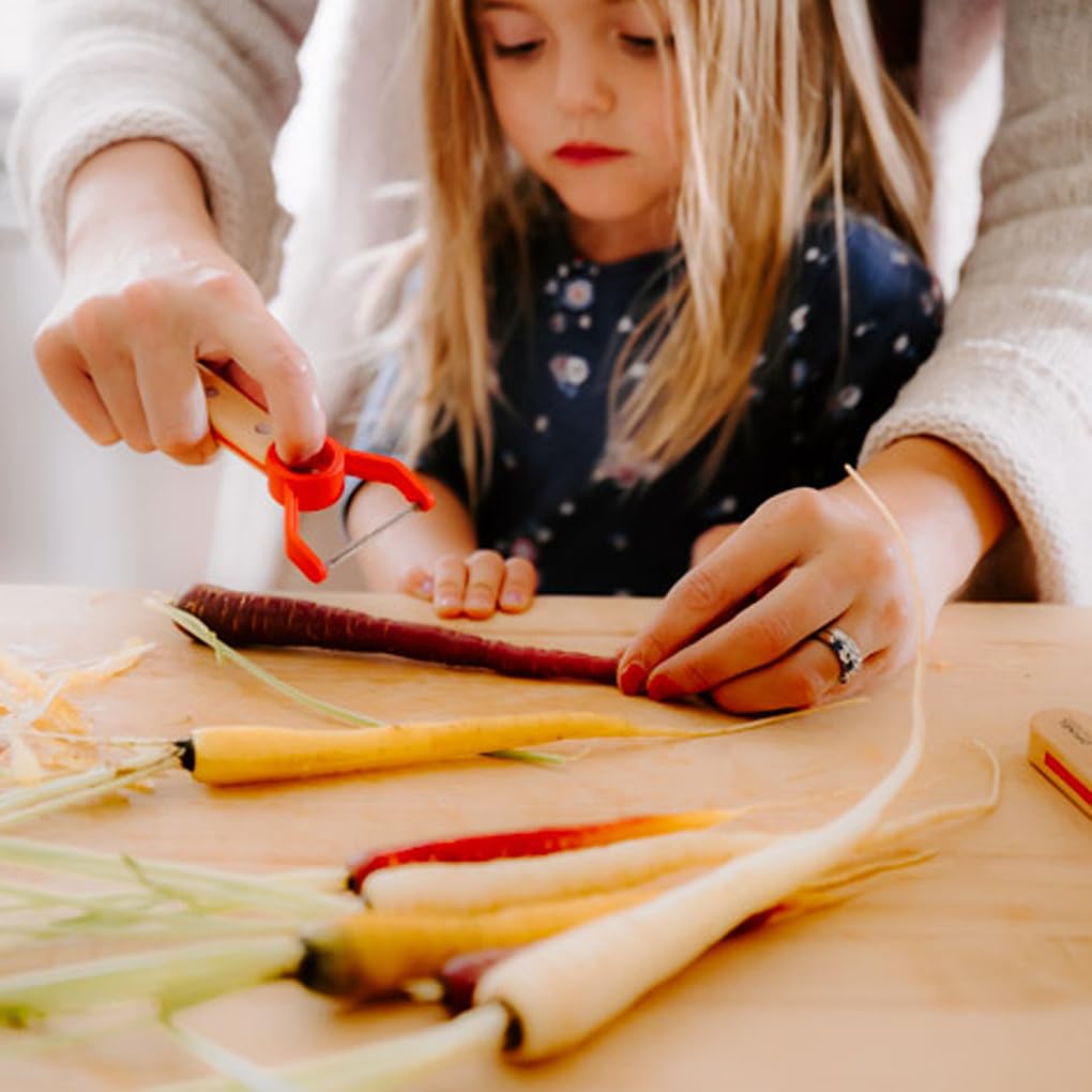 opinel-le-petit-chef-children-s-peeler-finger-pull-veggie-peeler-with-beechwood- image 8