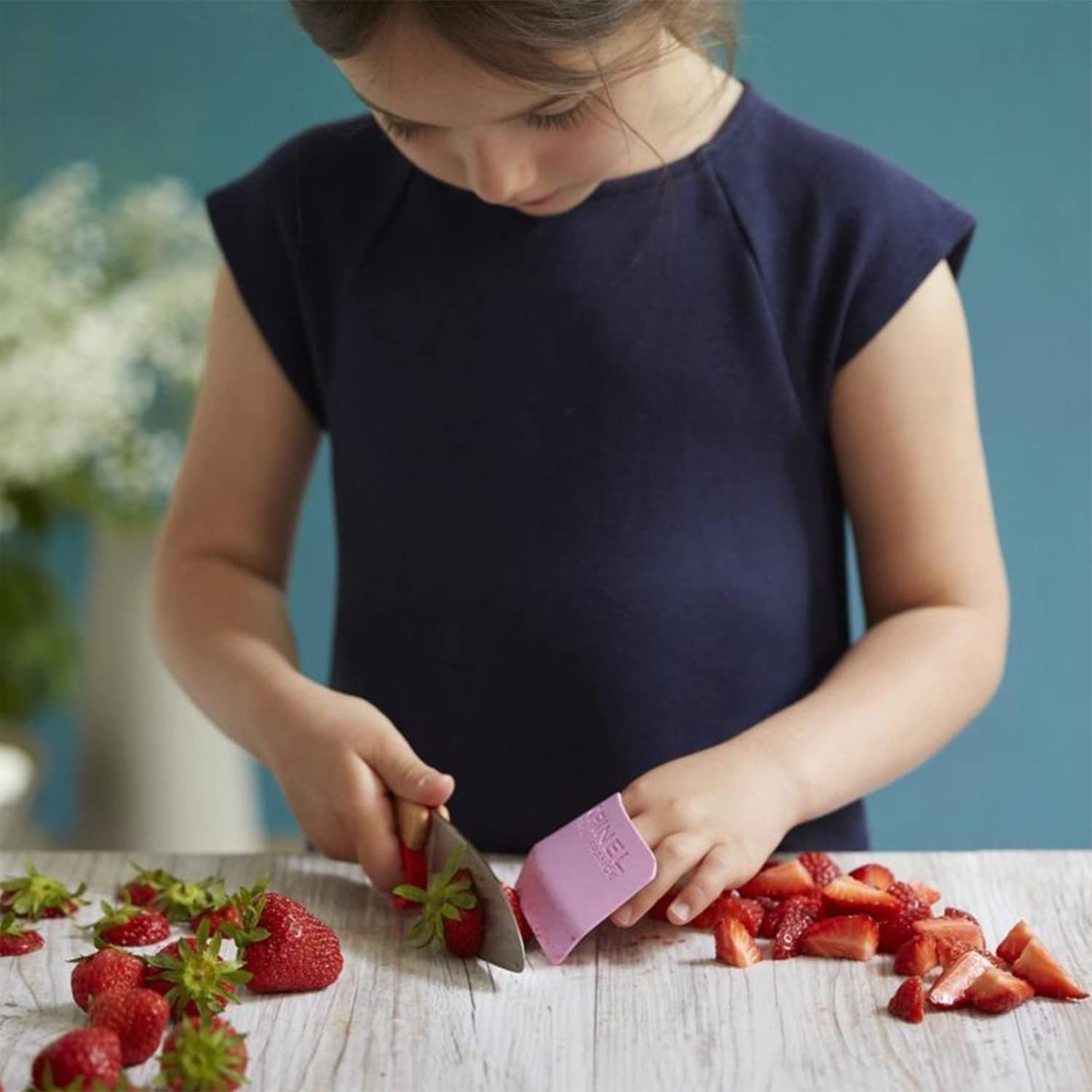 opinel-le-petit-chef-2-piece-kids-knife-set-rounded-tip-chef-knife-and-finger-gu image 7