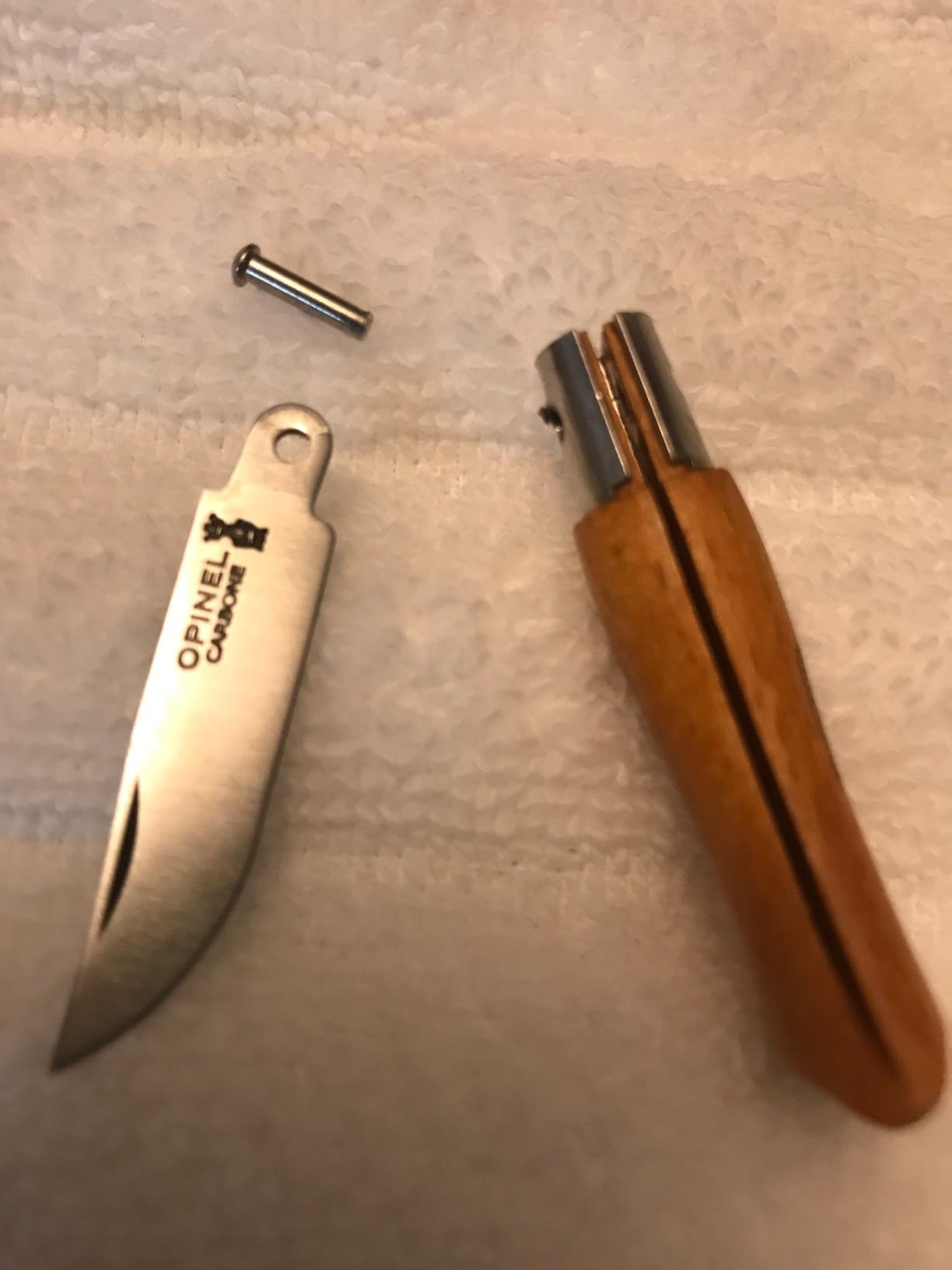 Solid budget knife