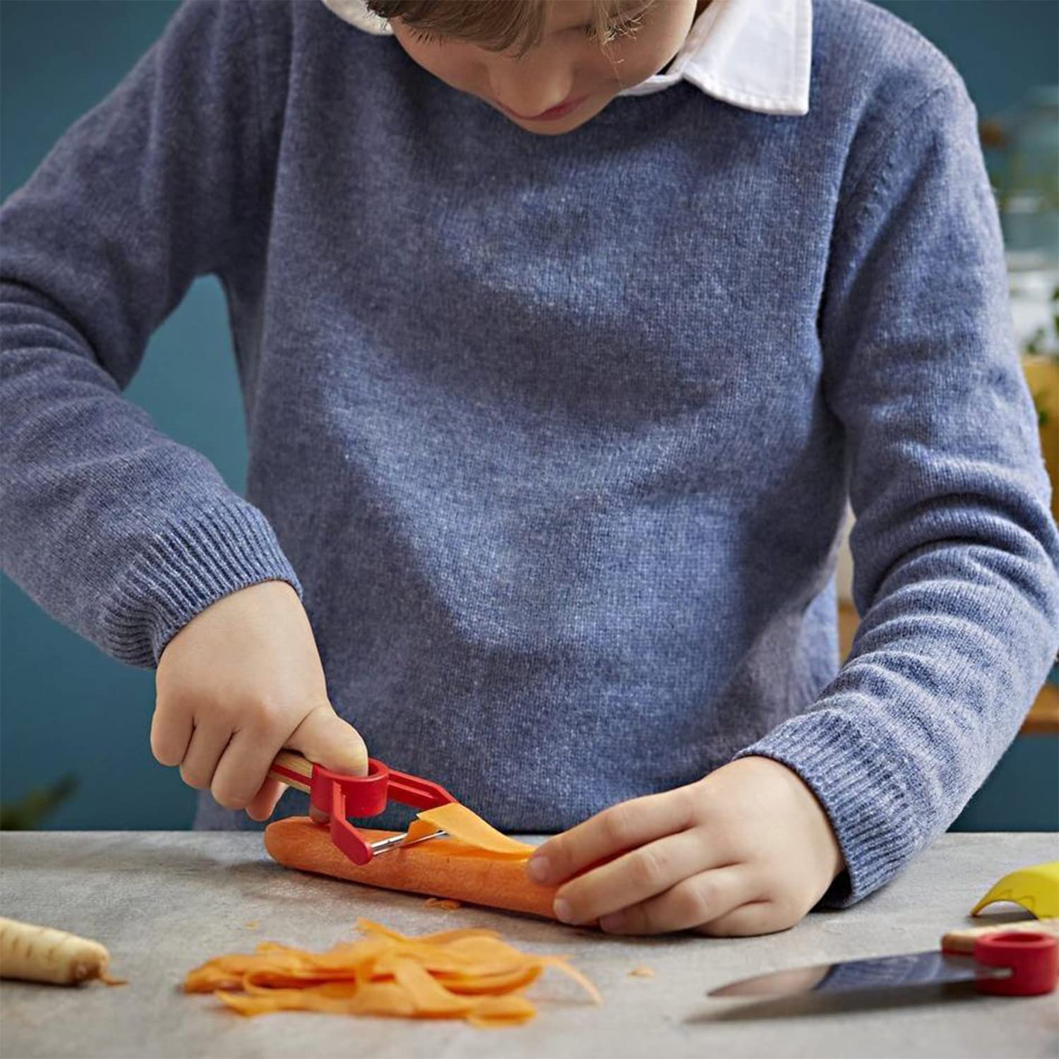 opinel-le-petit-chef-2-piece-kids-knife-set-rounded-tip-chef-knife-and-finger-gu image 5