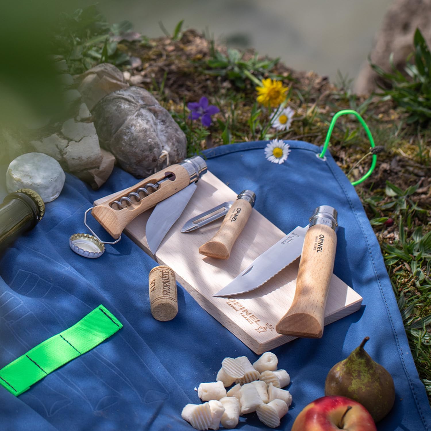 opinel-nomad-camping-kitchen-utensil-kit-no-12-serrated-knife-no-10-corkscrew-kn image 5