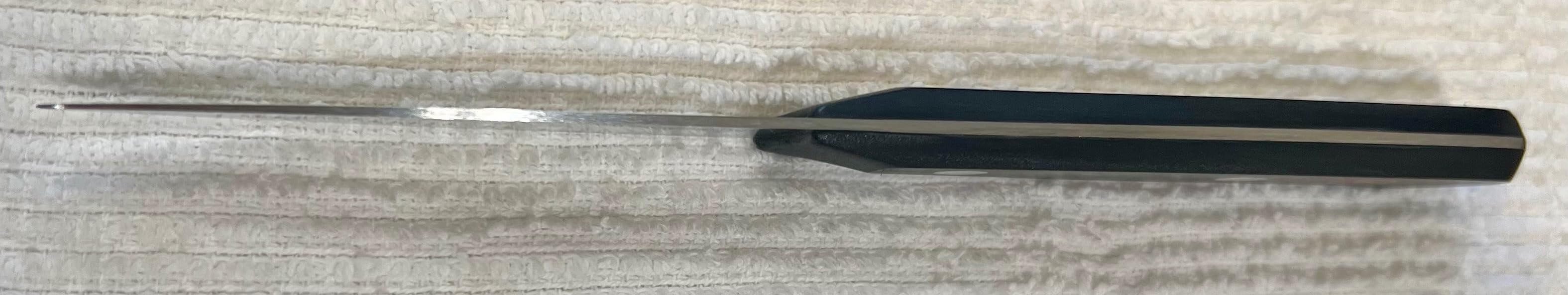 Fine knife, small hands note