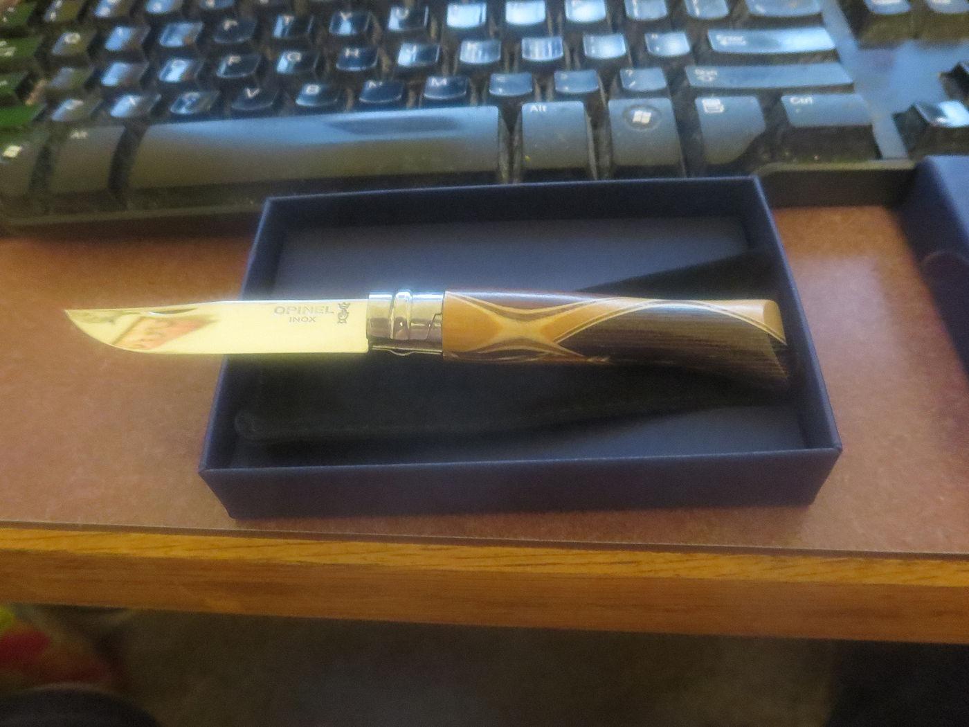 Gorgeous gift knife