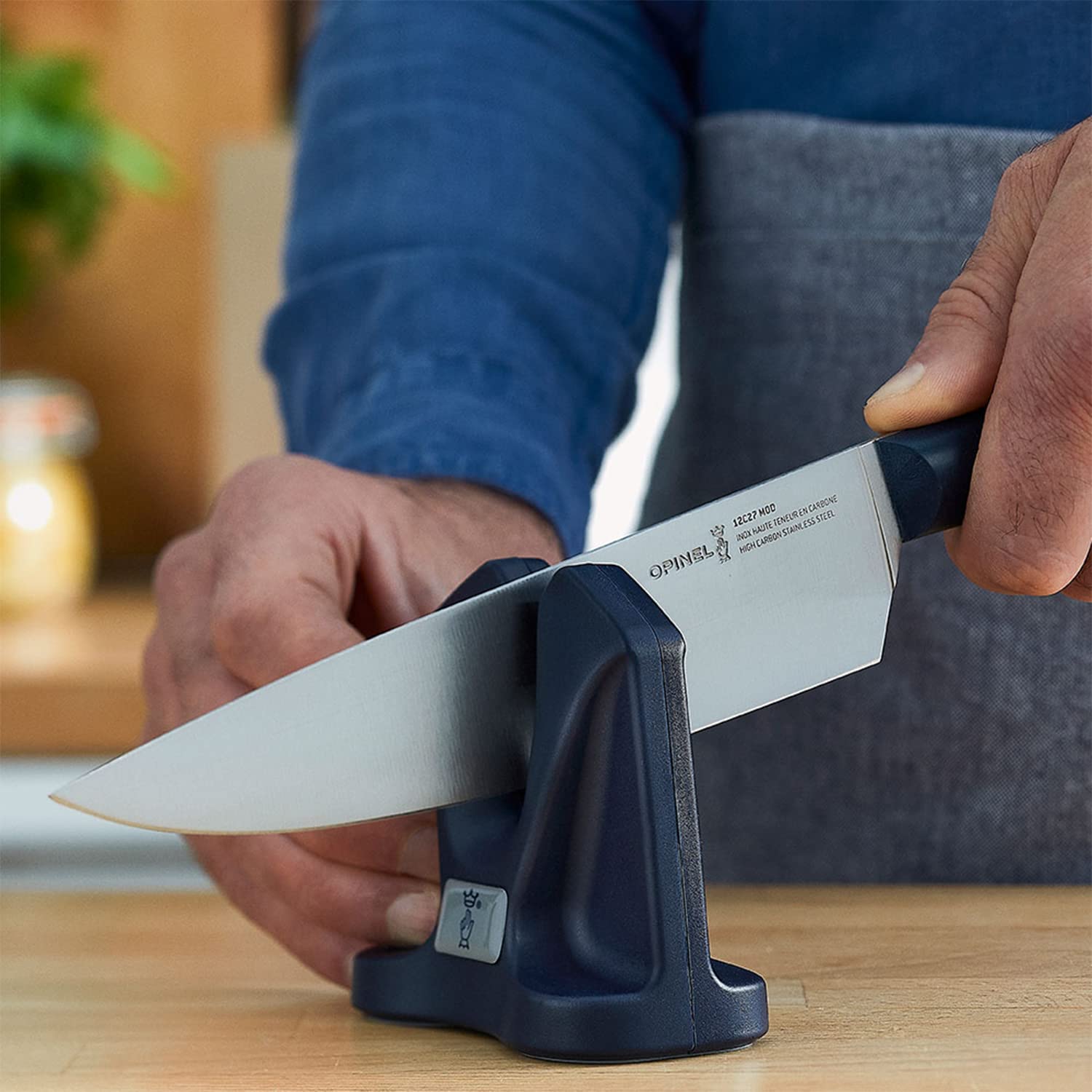 opinel-manual-knife-sharpener-compact-self-adjusting-carbide-sharpener-with-sili image 6