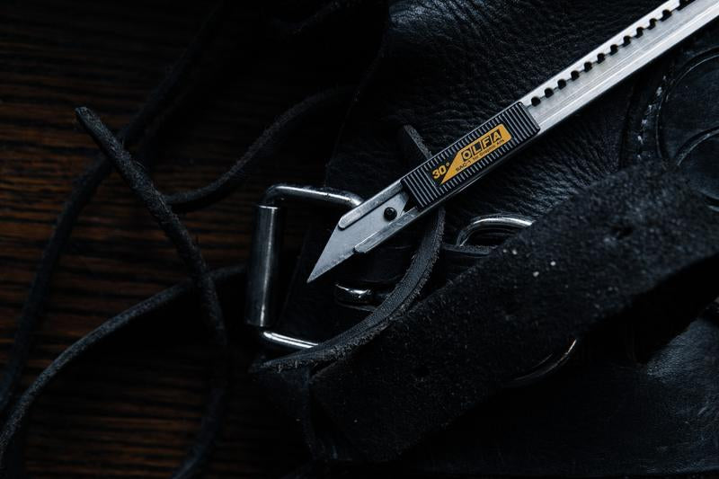 olfa-sac-1-9mm-stainless-steel-graphics-knife-with-30-degree-precision-snap-blad image 7