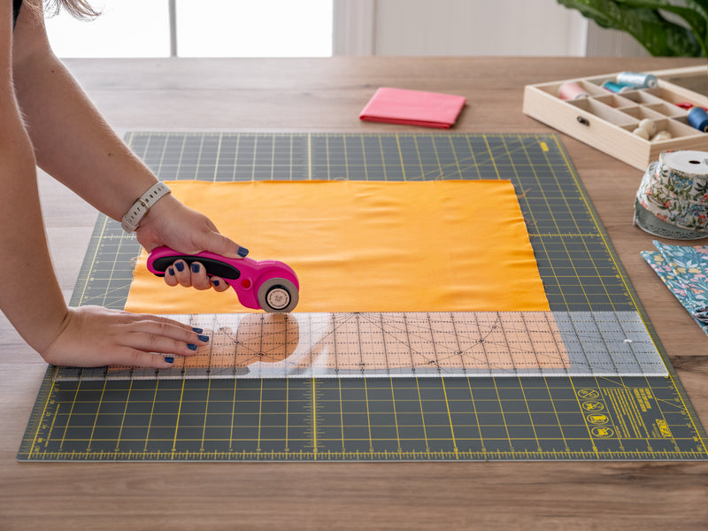 olfa-rm-mg-01-gry-24-x-36-gray-double-sided-self-healing-rotary-mat image 3