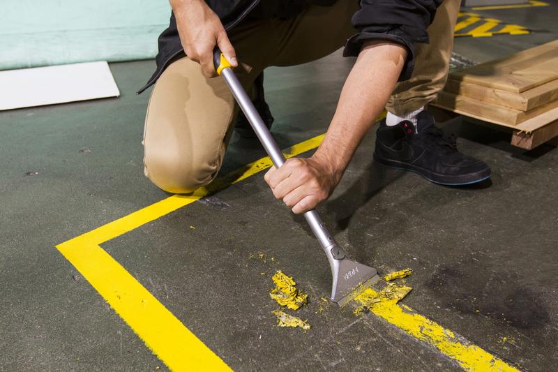 olfa-xsr-600-24-extra-heavy-duty-long-handle-scraper image 4