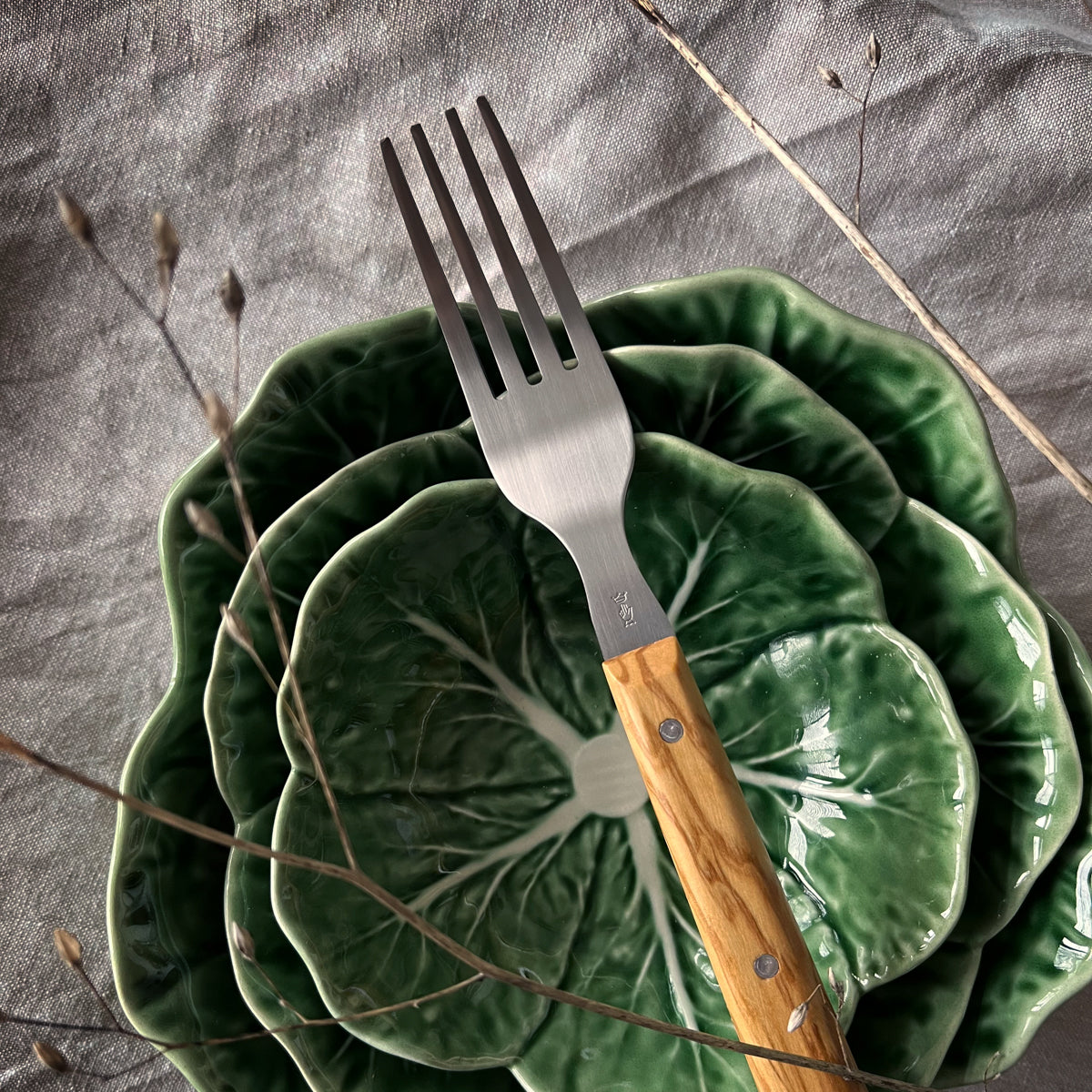 opinel-table-au-soleil-8-piece-flatware-set-4-sylve-olive-wood-forks-and-4-bon-a image 4
